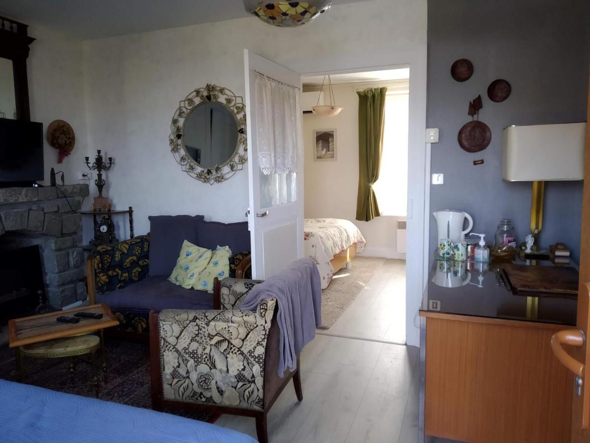 La Longere Des Gillettes Bed & Breakfast Bézenet Eksteriør bilde