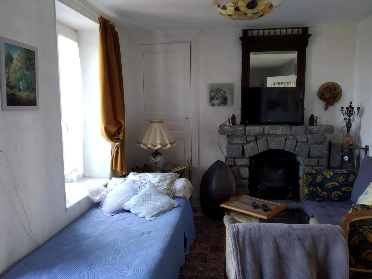 La Longere Des Gillettes Bed & Breakfast Bézenet Eksteriør bilde