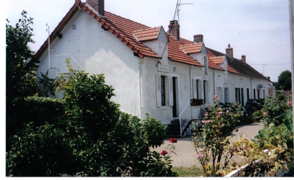 La Longere Des Gillettes Bed & Breakfast Bézenet Eksteriør bilde